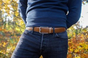 Collectie leren heren riemen in zwart en bruin, elegante accessoires voor zakelijke en casual outfits